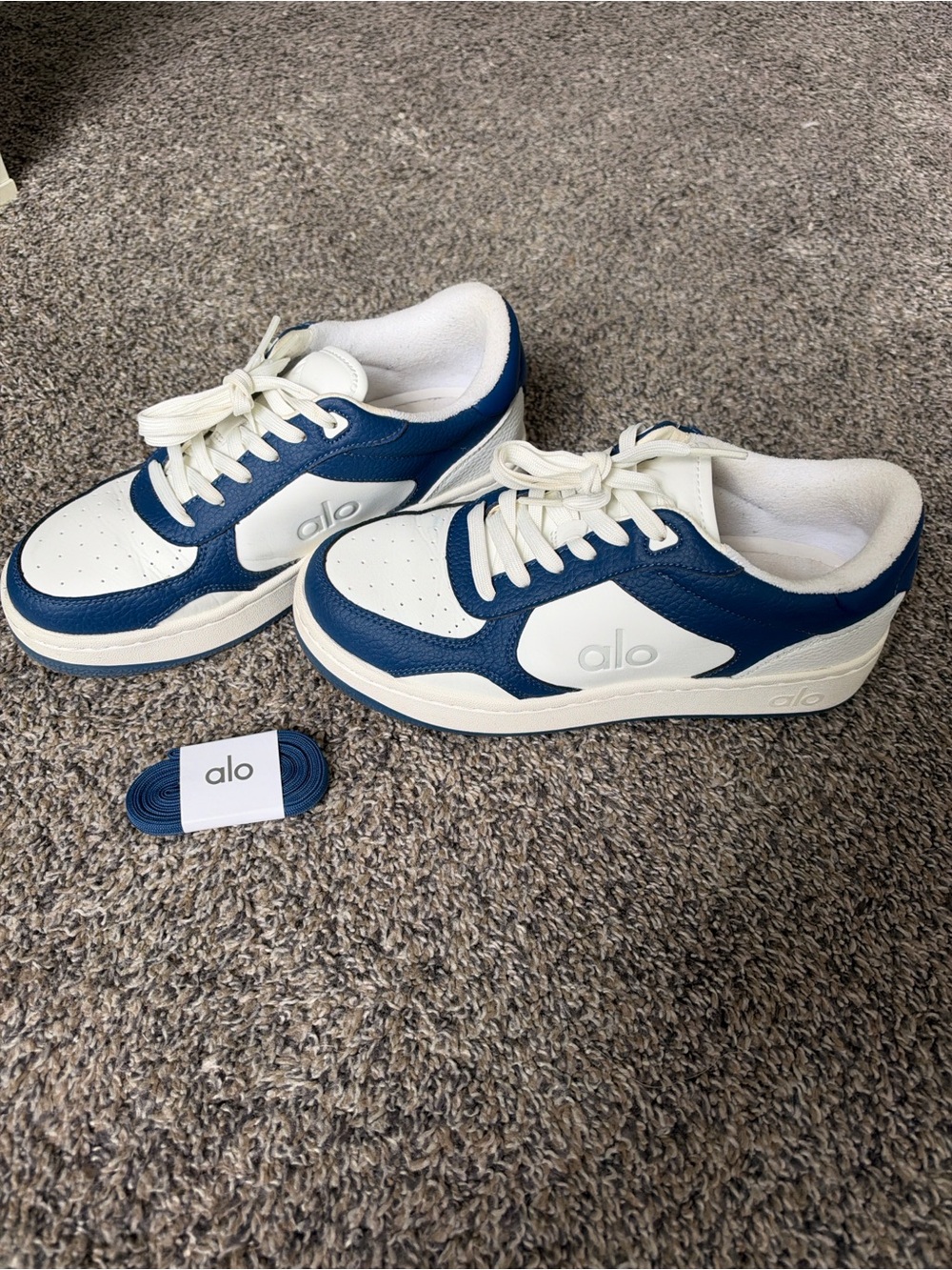 ALO Yoga Recovery Mode Sneakers
